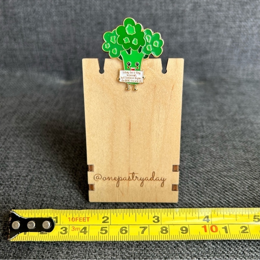 Positive Broccoli Enamel Pin Affirmation Card Set Gold Green - Picture 8 of 17